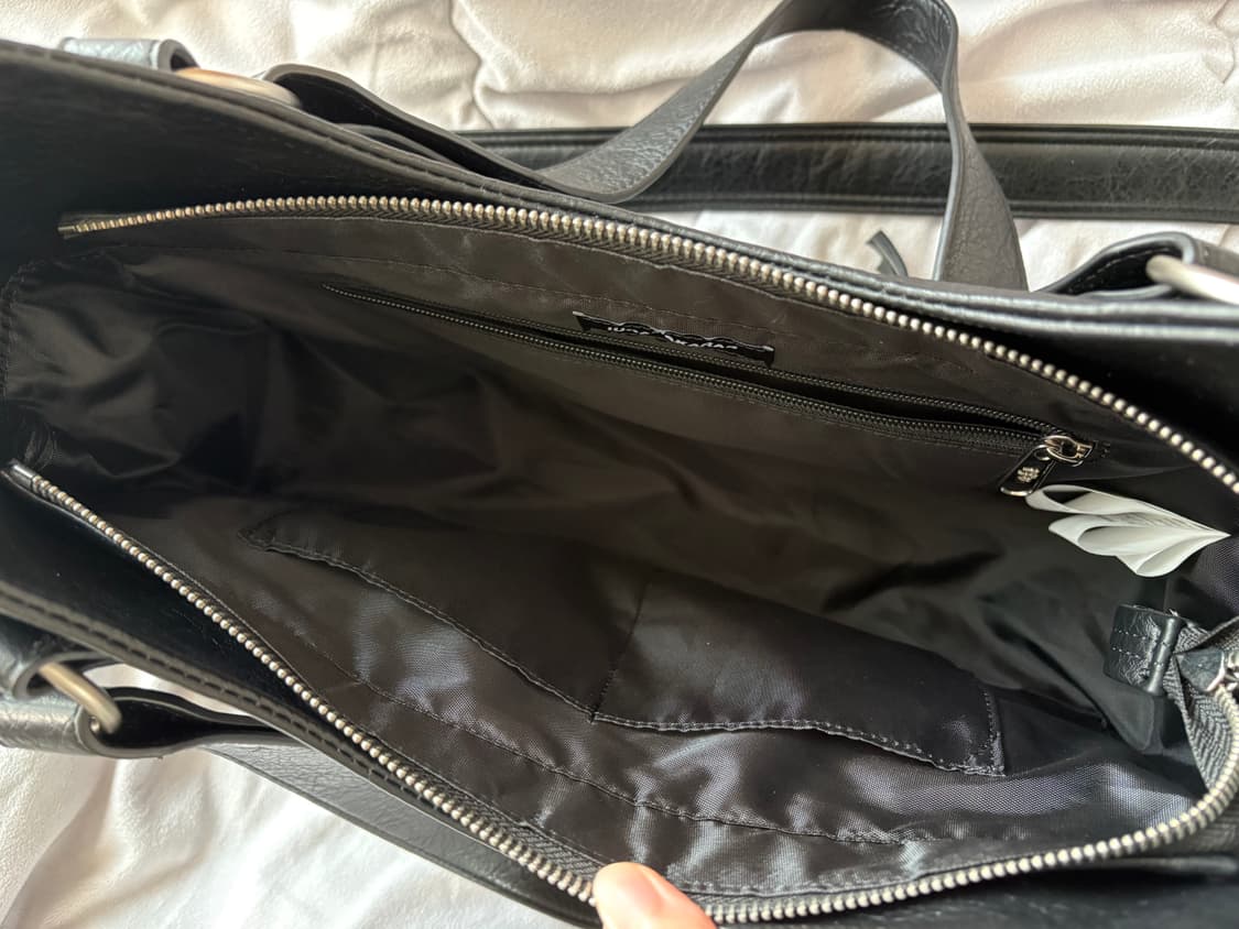 이우가마카라스 숄더백 Studded Leather Shoulder Bag 상품이미지5