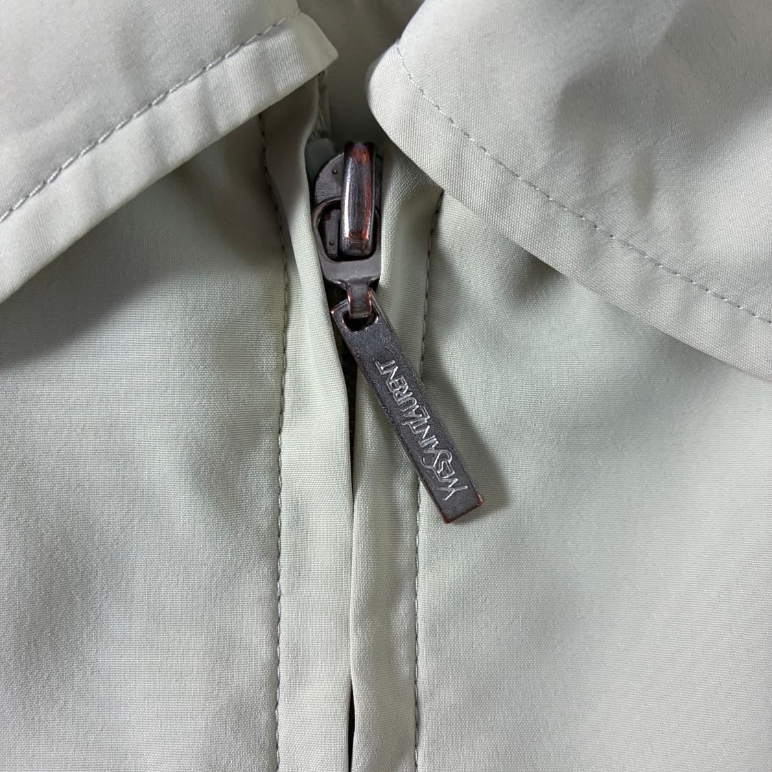 YSL 입생로랑 라이트 베이지 폴리쉘 자켓 상품이미지5