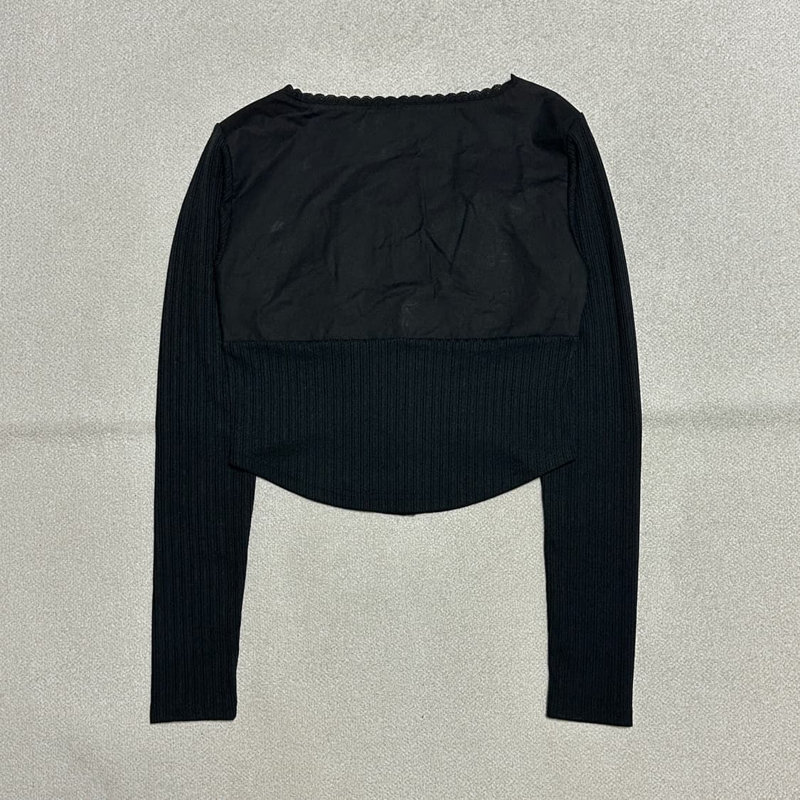 오이소엘 라나 스퀘어 넥 탑 상품이미지3