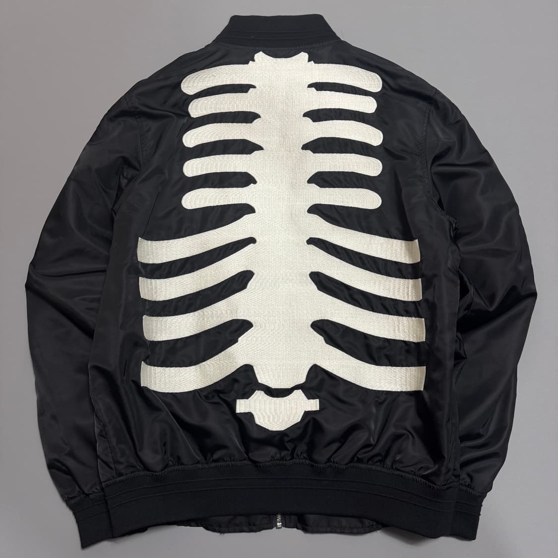 VANSON 2025 collection 블랙컬러 본 자수 나일론 트윌  상품이미지7