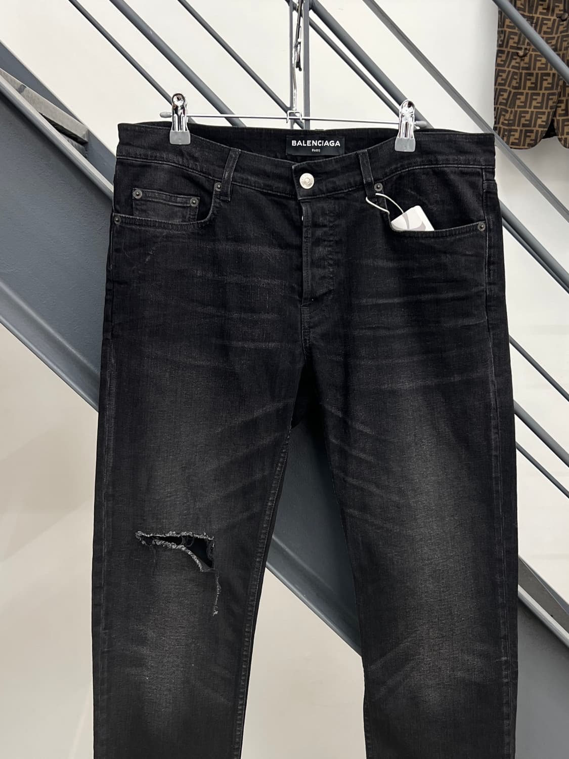 발렌시아가 슬림핏 블랙 데님 디스진 상품이미지3