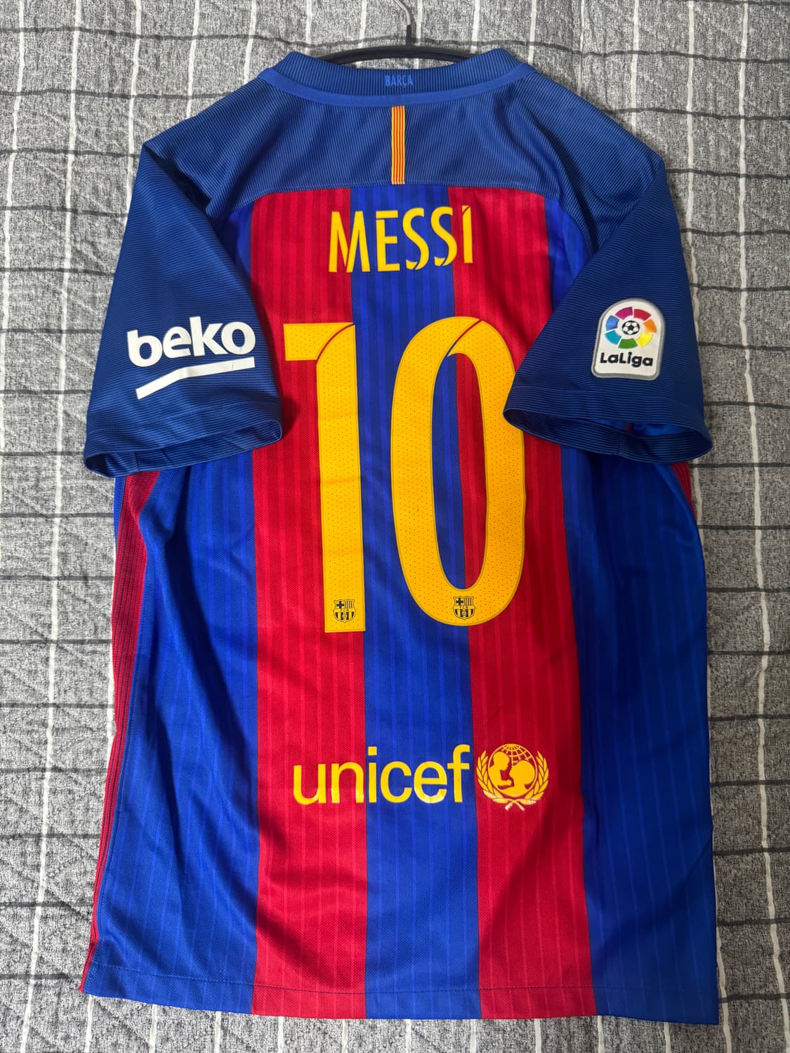 1617 바르셀로나 메시 마킹 유니폼 m사이즈 상품이미지1