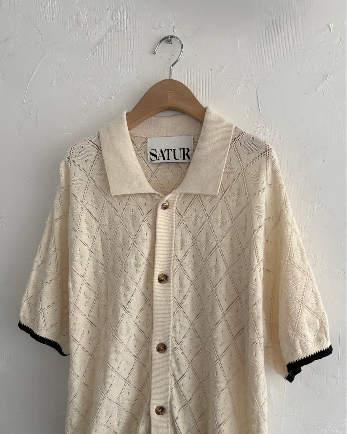 Satur 세터 아이보리 펀칭 반팔 가디건 상품이미지2