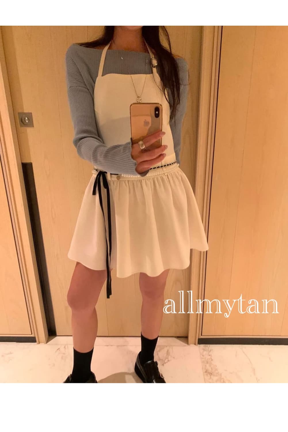 새제품)포스터 poster 프리티 홀터 원피스 아이보리 상품이미지1