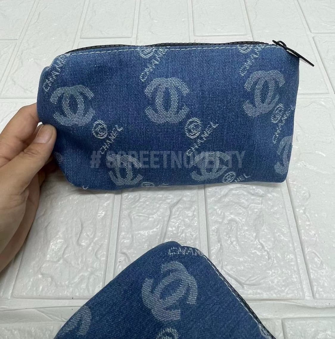 샤넬 코스메틱 데님 로고 파우치 무료배송 샤넬 코스메틱 데님 로고 파우치 상품이미지10