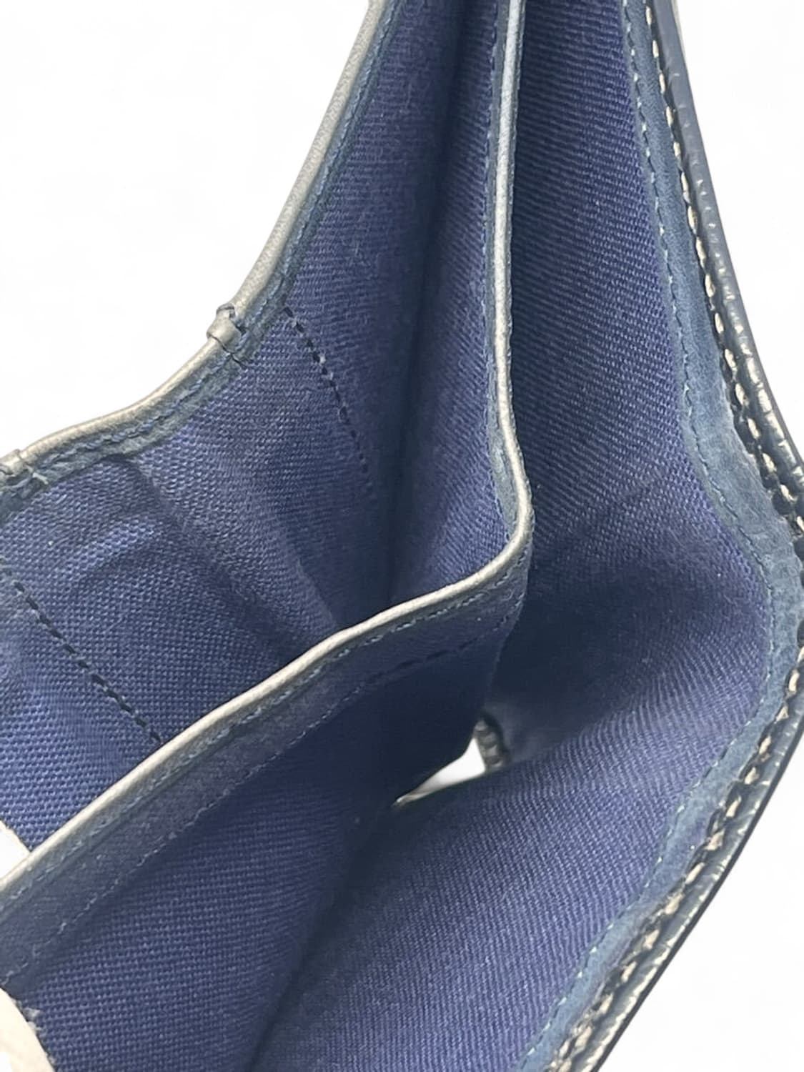 비비안 웨스트우드 스컬 가죽 지갑 상품이미지6