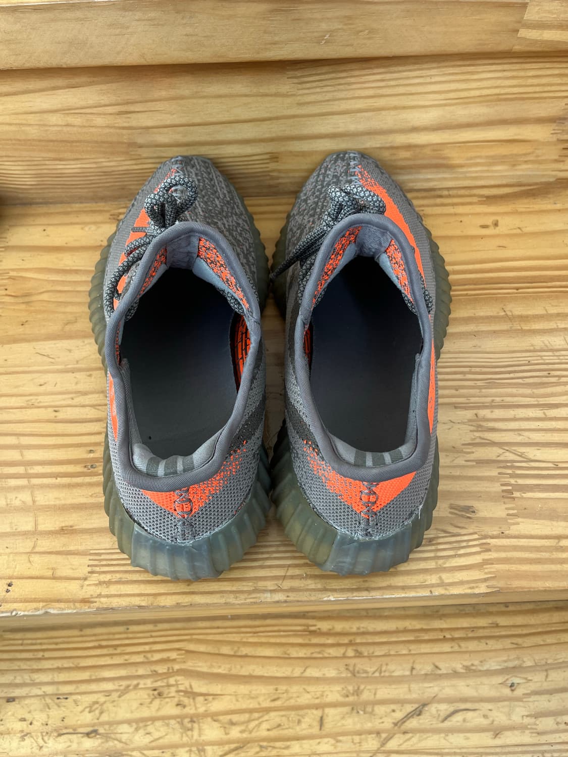 아디다스 이지부스트 350 V2 벨루가 상품이미지3