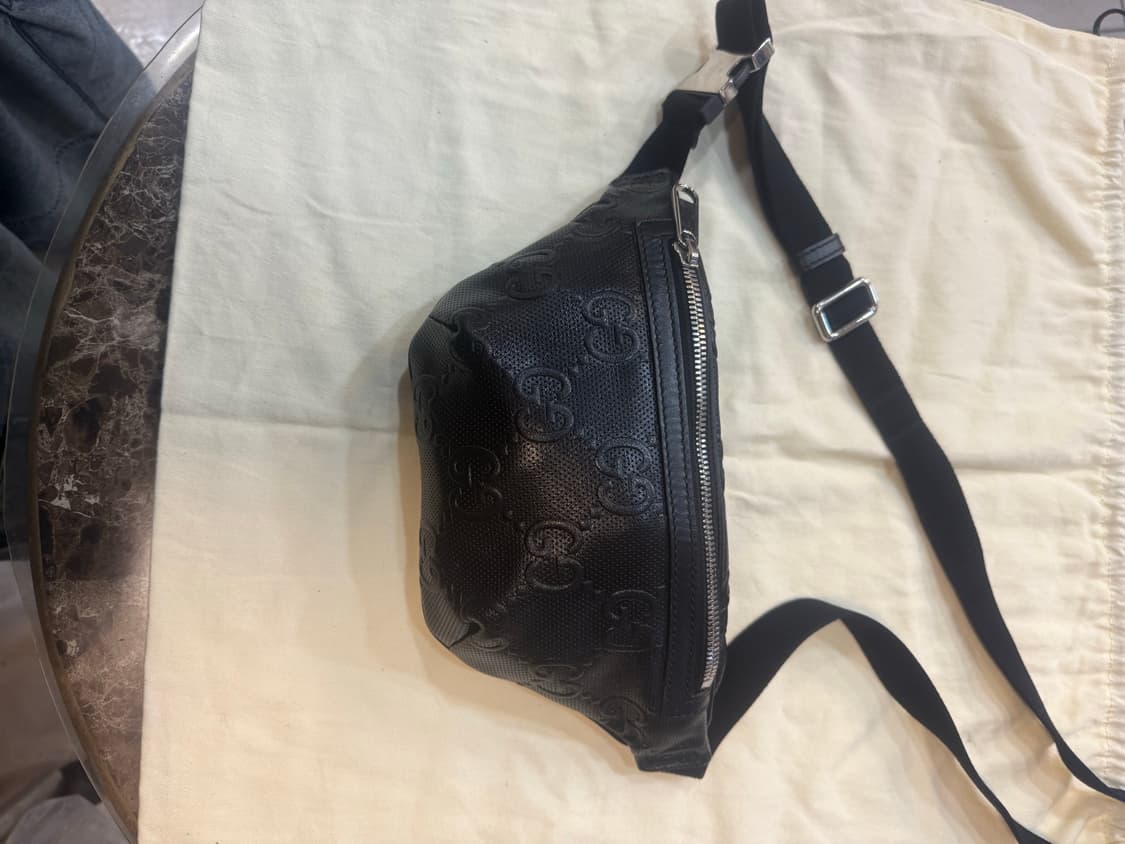 정품 구찌 GG 엠보스 벨트백 팝니다 상품이미지1