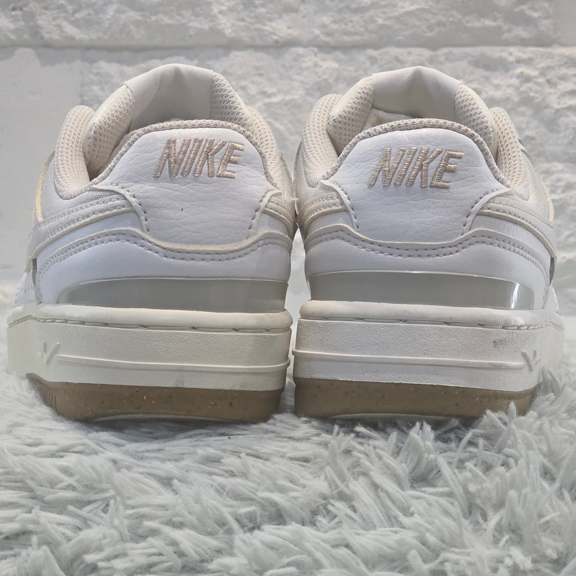 7q-4:나이키 여성용 로우컷 스니커즈 DX9176103 화이트(225 상품이미지3