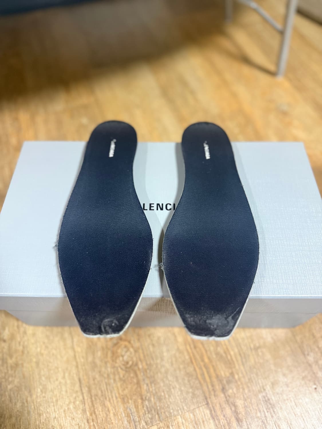 발렌시아가 스페이스슈 무광 42 상품이미지5