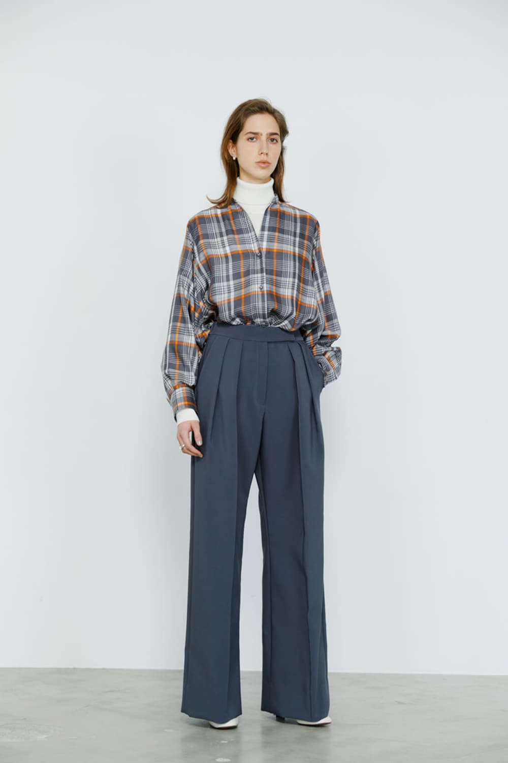 [0] 그라프페이퍼 트리플 클로즈 턱 팬츠 상품이미지1