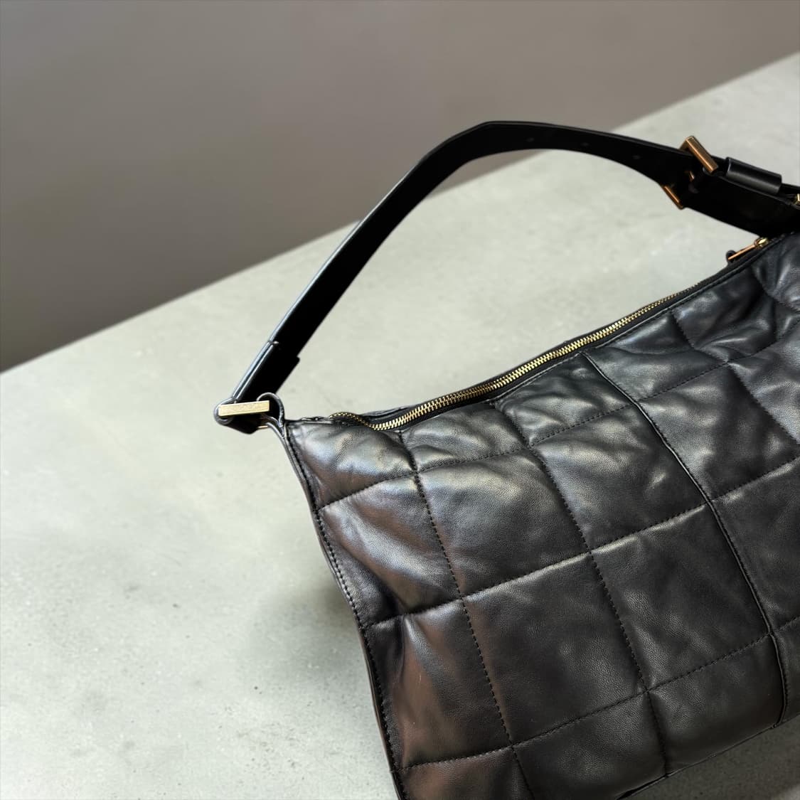 올세인츠 Edbury 레더 퀼팅 숄더백 상품이미지5