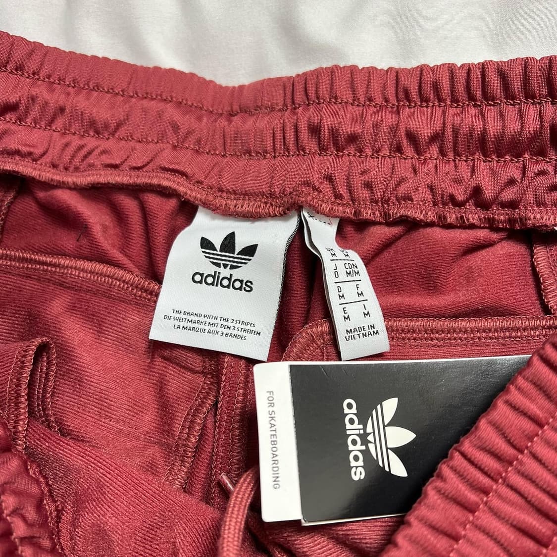 새상품 아디다스 트레이닝 팬츠 상품이미지4