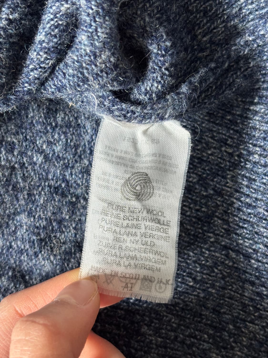 Burberry 버버리 자수로고 블루 브이넥 가디건 상품이미지10