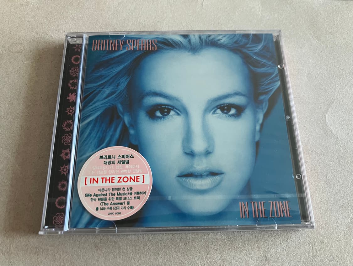 브리트니스피어스 4집 In the Zone 라이센스 초판 미개봉 CD 상품이미지1