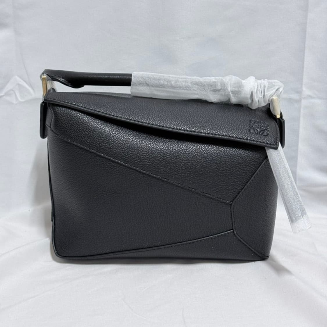 로에베 퍼즐백 스몰 블랙 상품이미지1