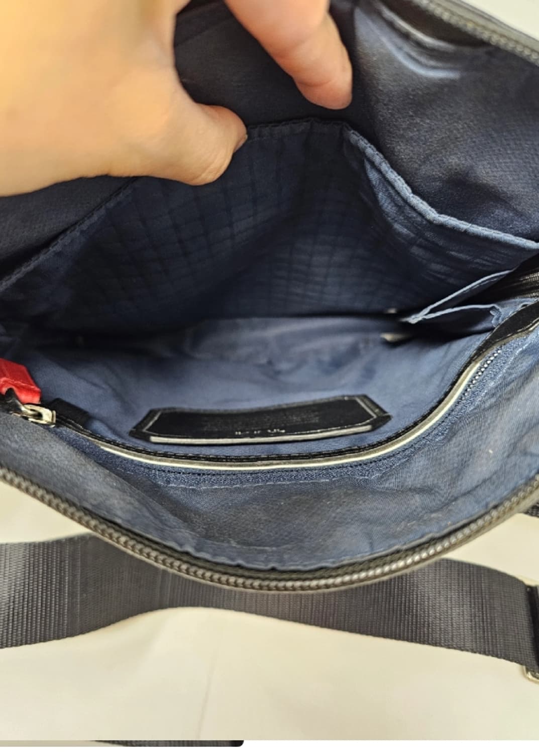 투미 TUMI 크로스백 블랙 상품이미지10