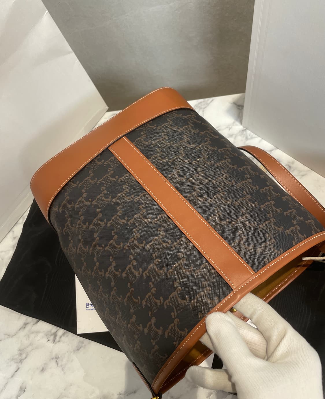 정품 셀린느 버킷백 미듐  상품이미지7