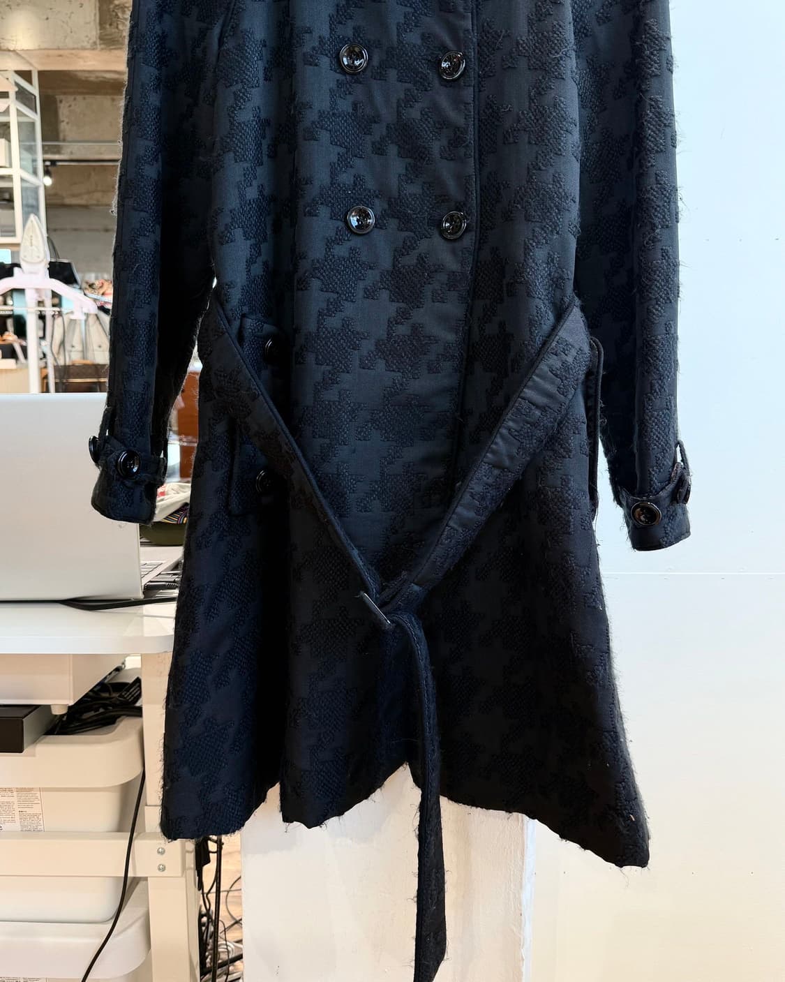 아르마니 익스체인지 블랙 자카드 벨티드 코트 상품이미지6