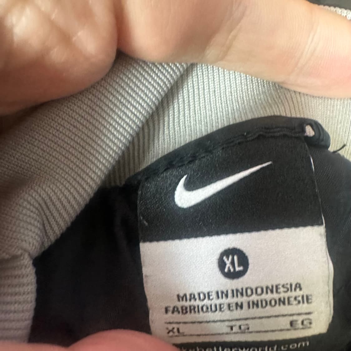 나이키 빈티지 스우시 스몰로고 블랙스우시웜업 105 상품이미지3