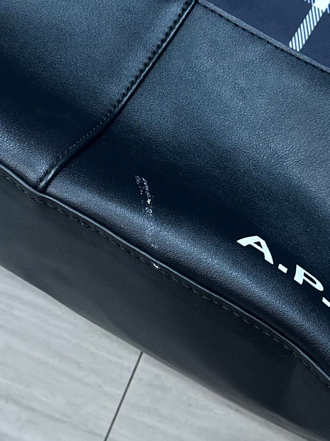 A.P.C 아페쎄 숄더백 상품이미지5