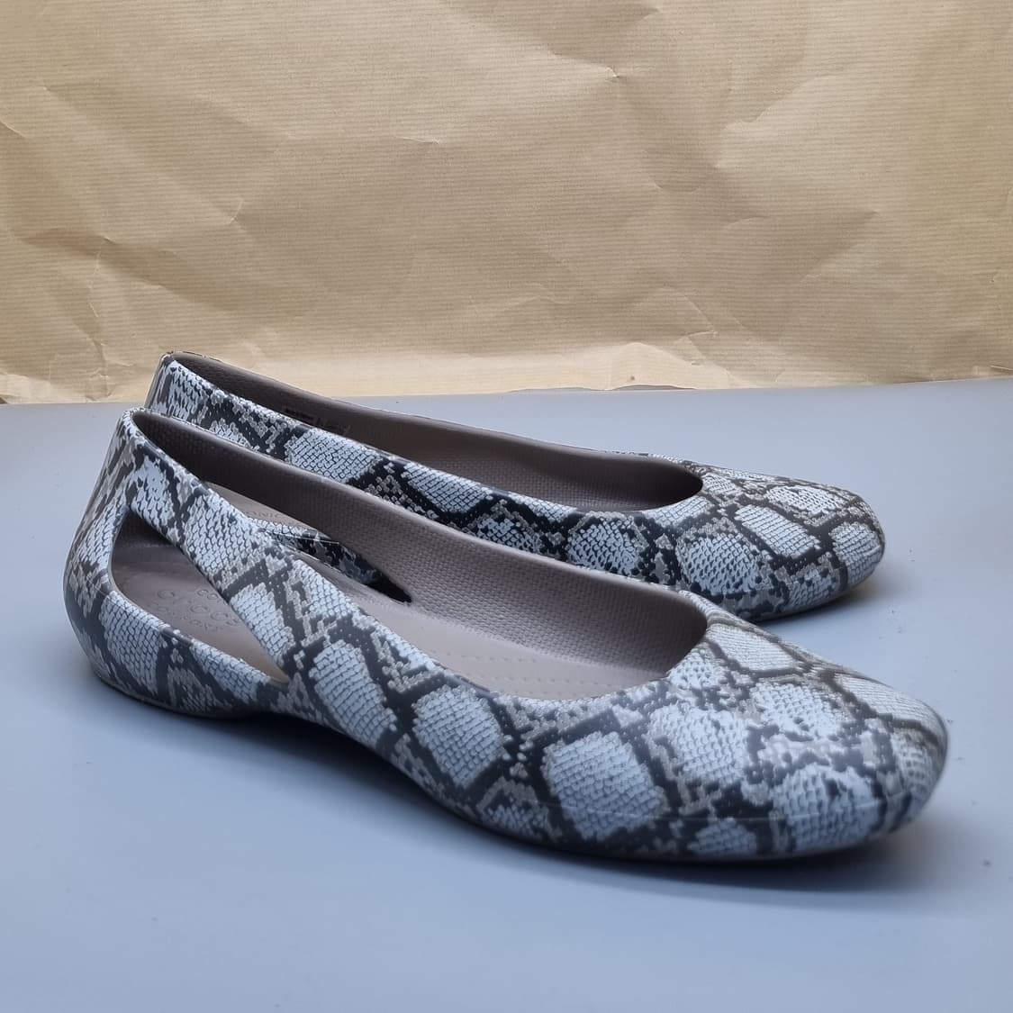 크록스 플랫슈즈w7 240 상품이미지1