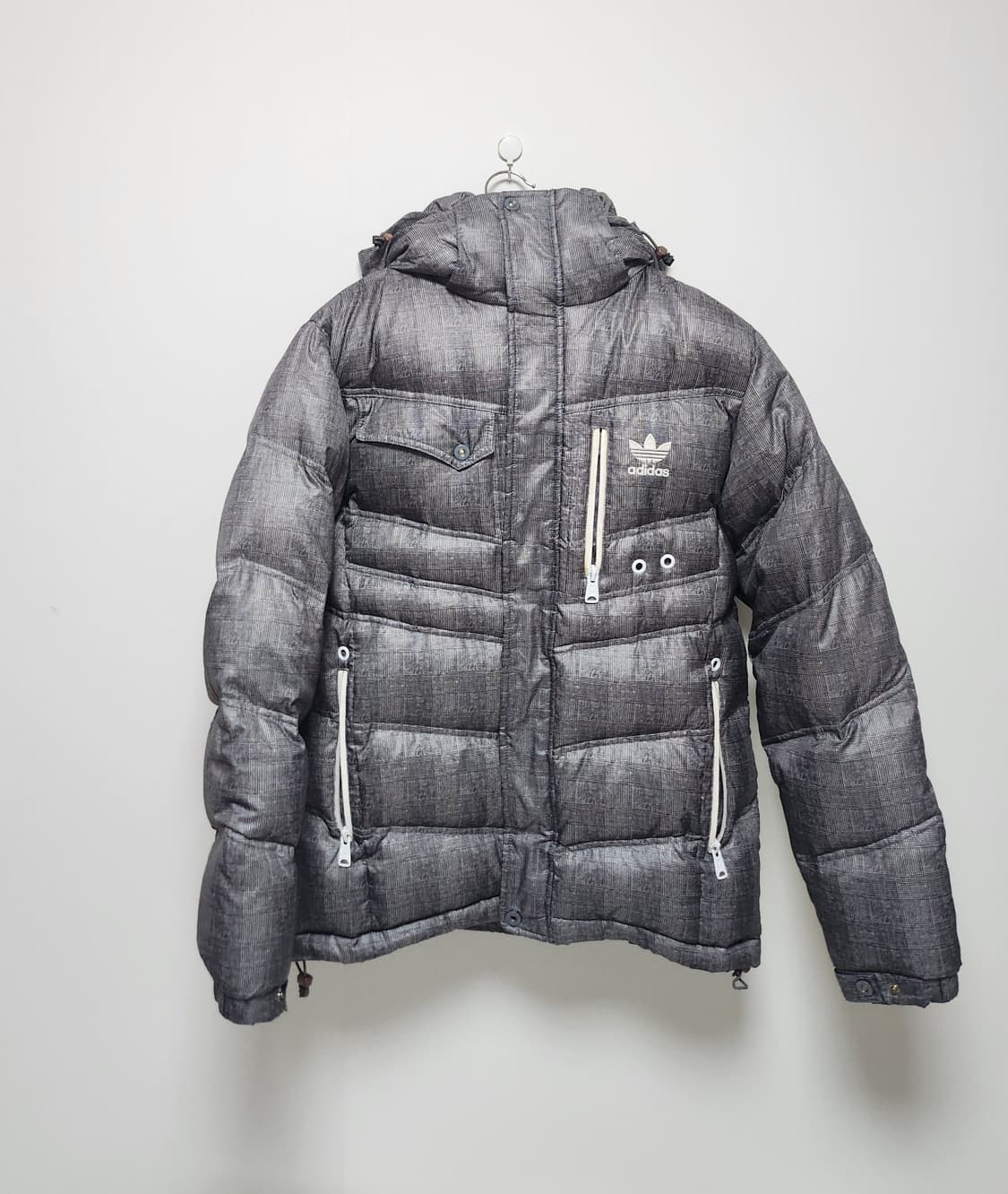 아디다스 회색 구스 패딩  상품이미지1