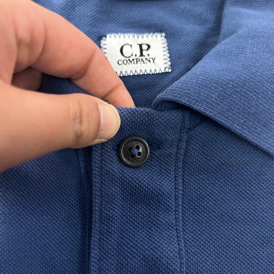 100 CP컴퍼니 박스로고 카라 반팔티  상품이미지5