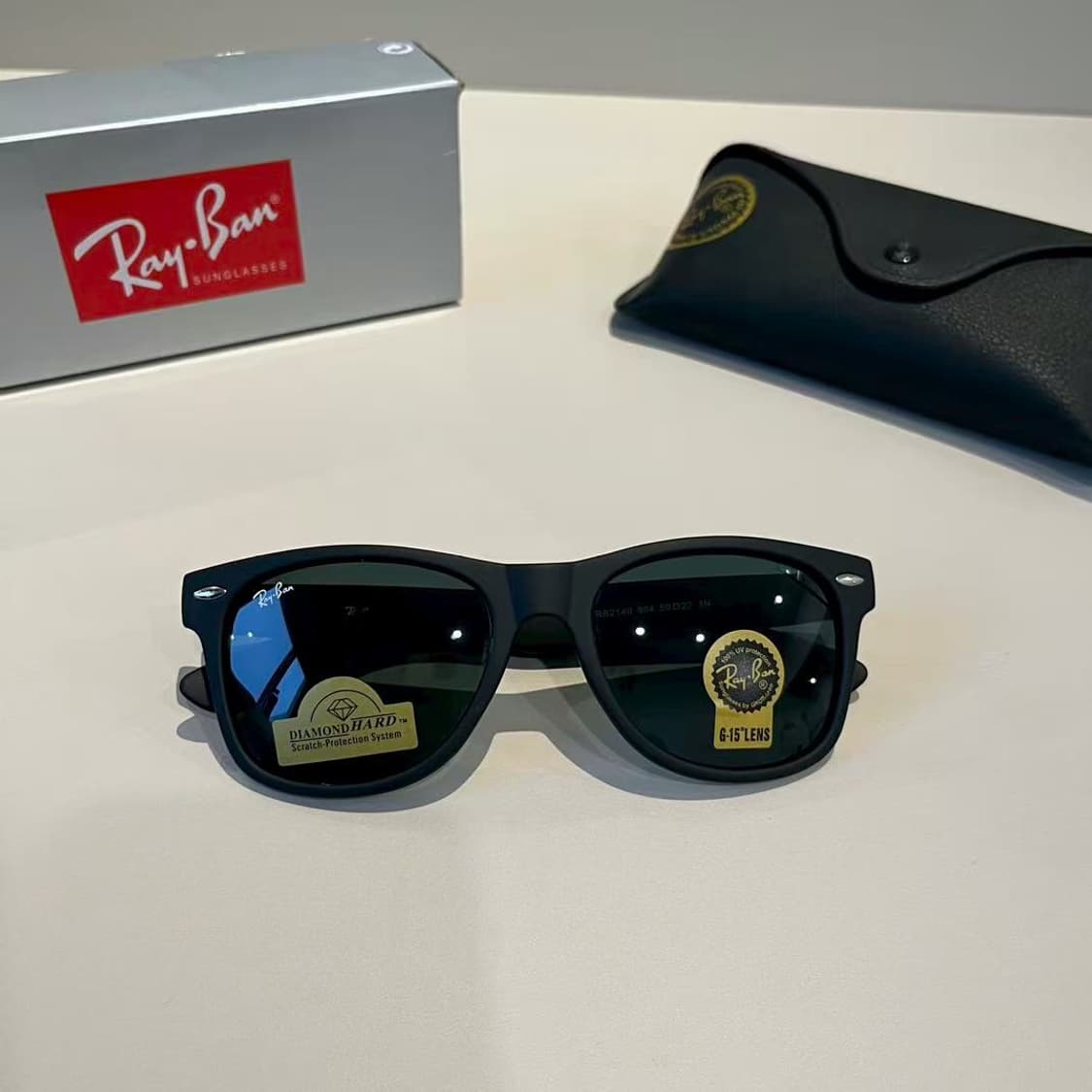 레이밴 폴리쉬드 블랙 프레임 클래식 선글라스 상품이미지3