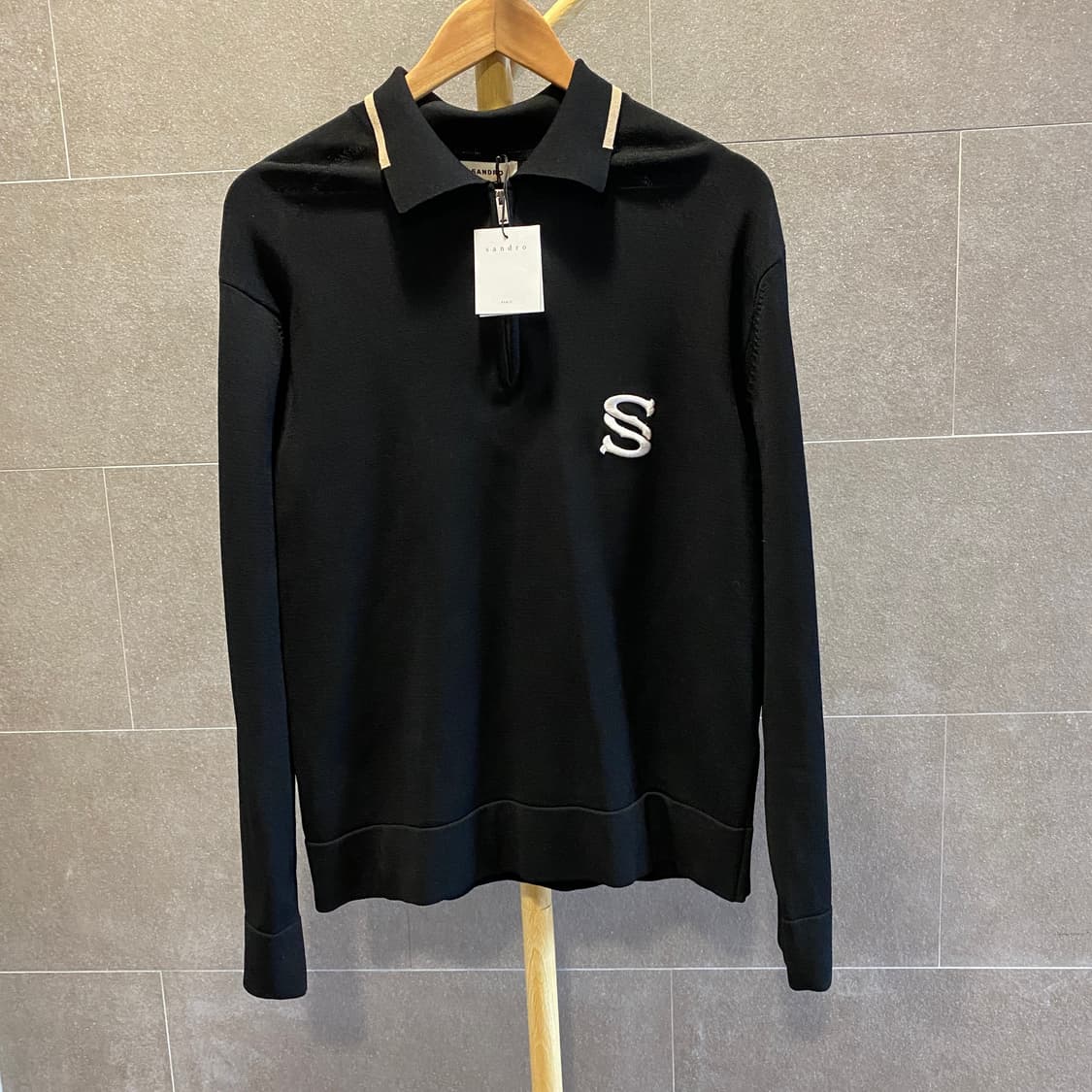 [택 새생품] Sandro 산드로 블랙 카라 집업 니트 L 상품이미지1