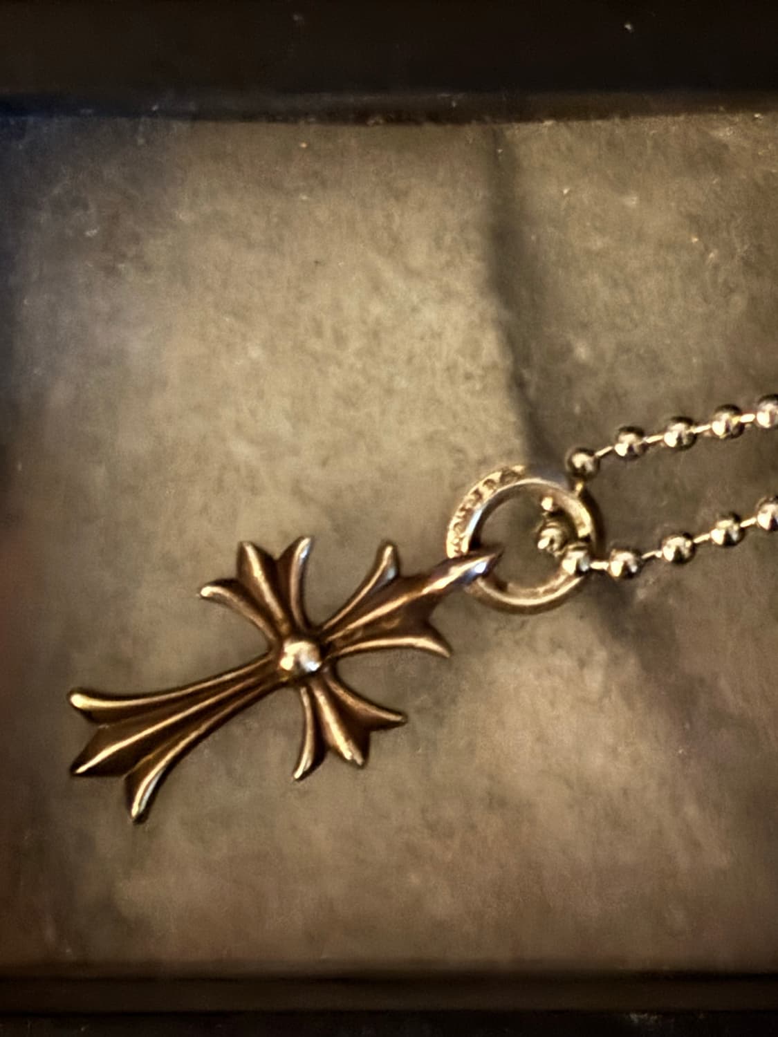 크롬하츠 타이니 크로스 참 (한스룸) 상품이미지3