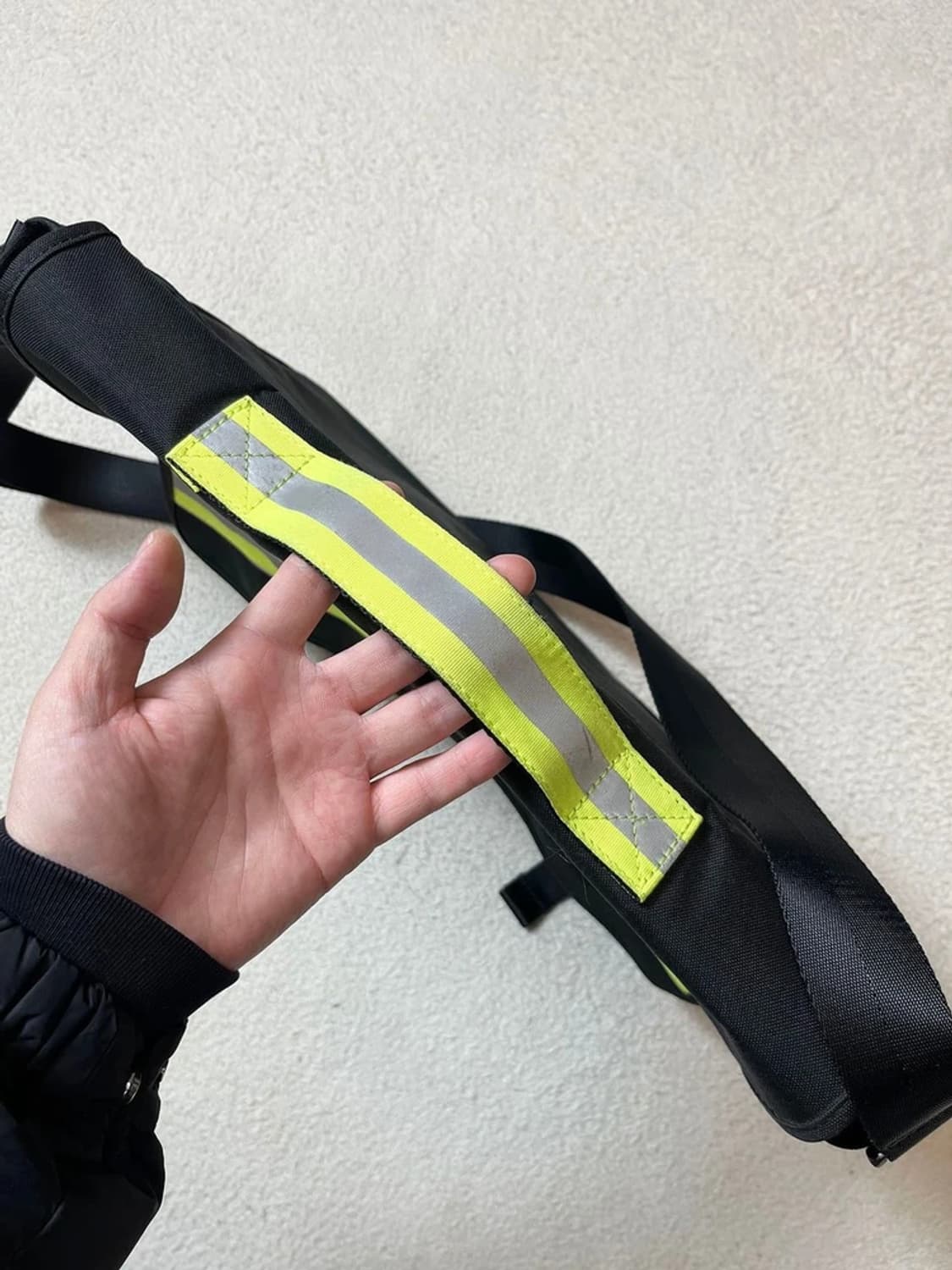 캘빈클라인진 세이프티 에센셜 메신저백 A1769 상품이미지3