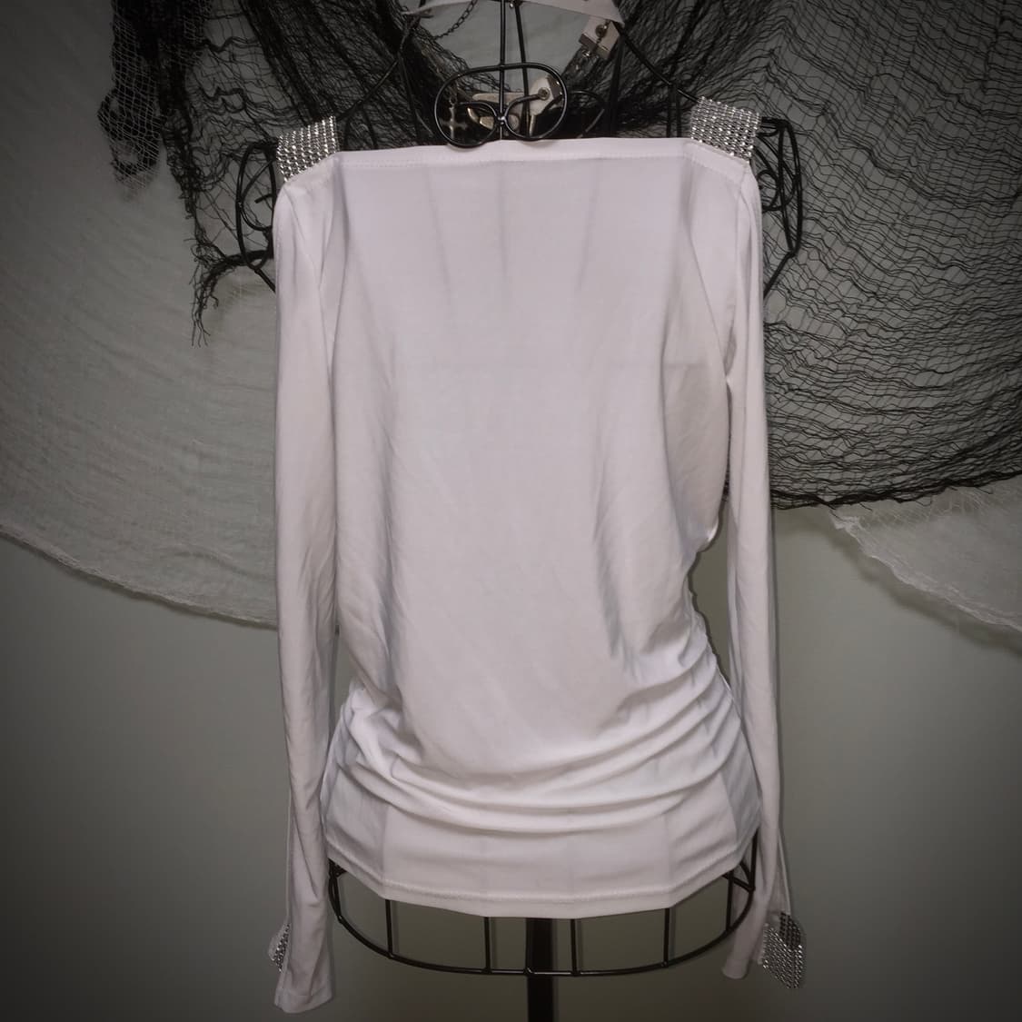 white cubic drape layered Top 상품이미지5
