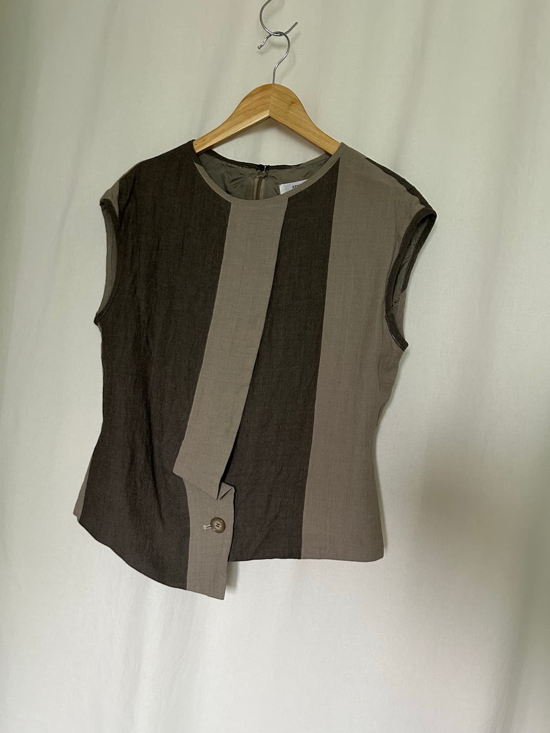 Keiko kishi 슬리브리스 탑 상품이미지1