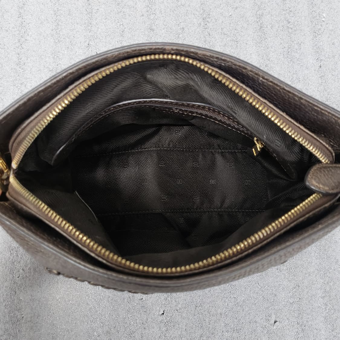 닥스 정품  숄더백 브론즈 18x28x12cm 상품이미지6