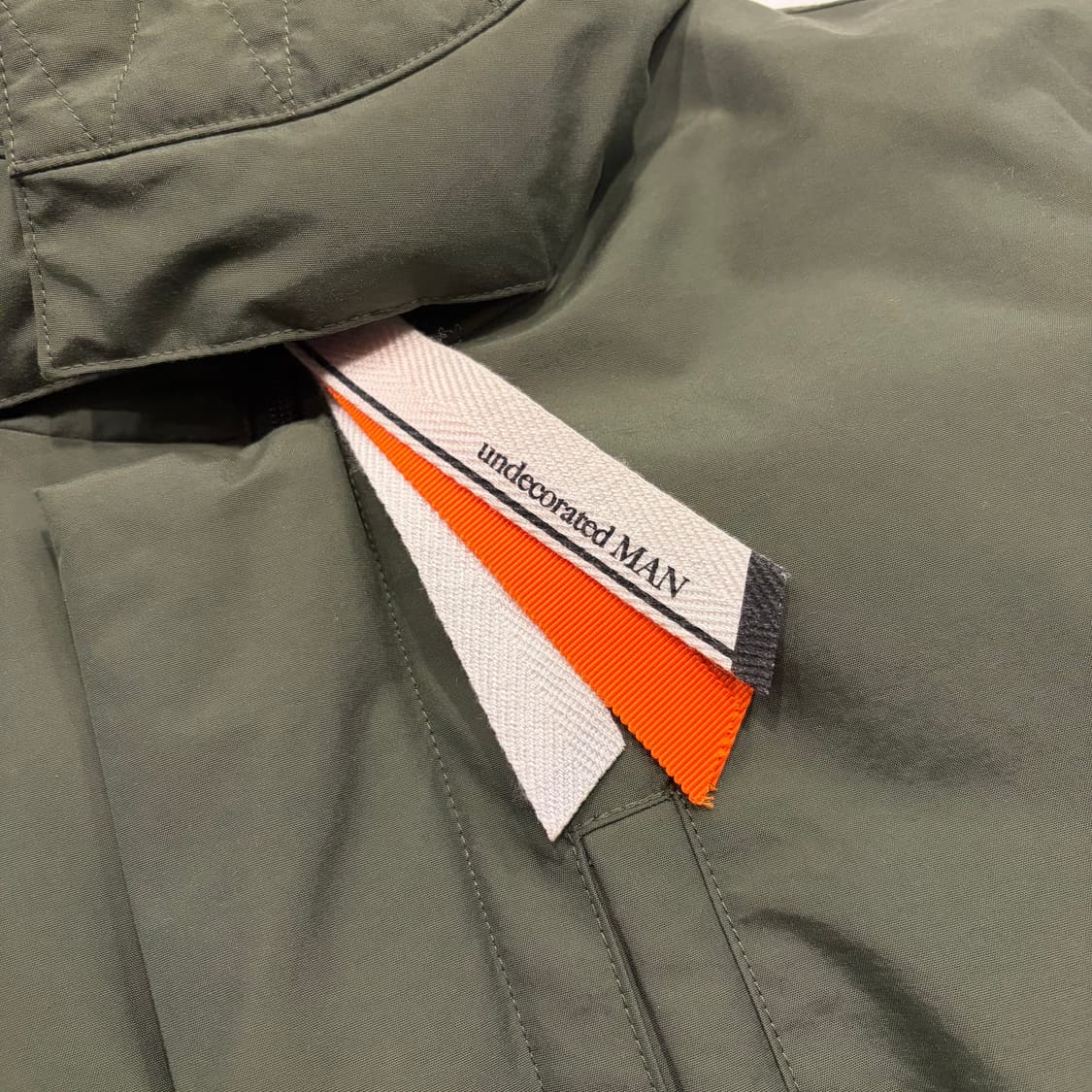 [2] 15FW 언데코레이티드 필드다운 카키색 후드 패딩 코트 C309 상품이미지4
