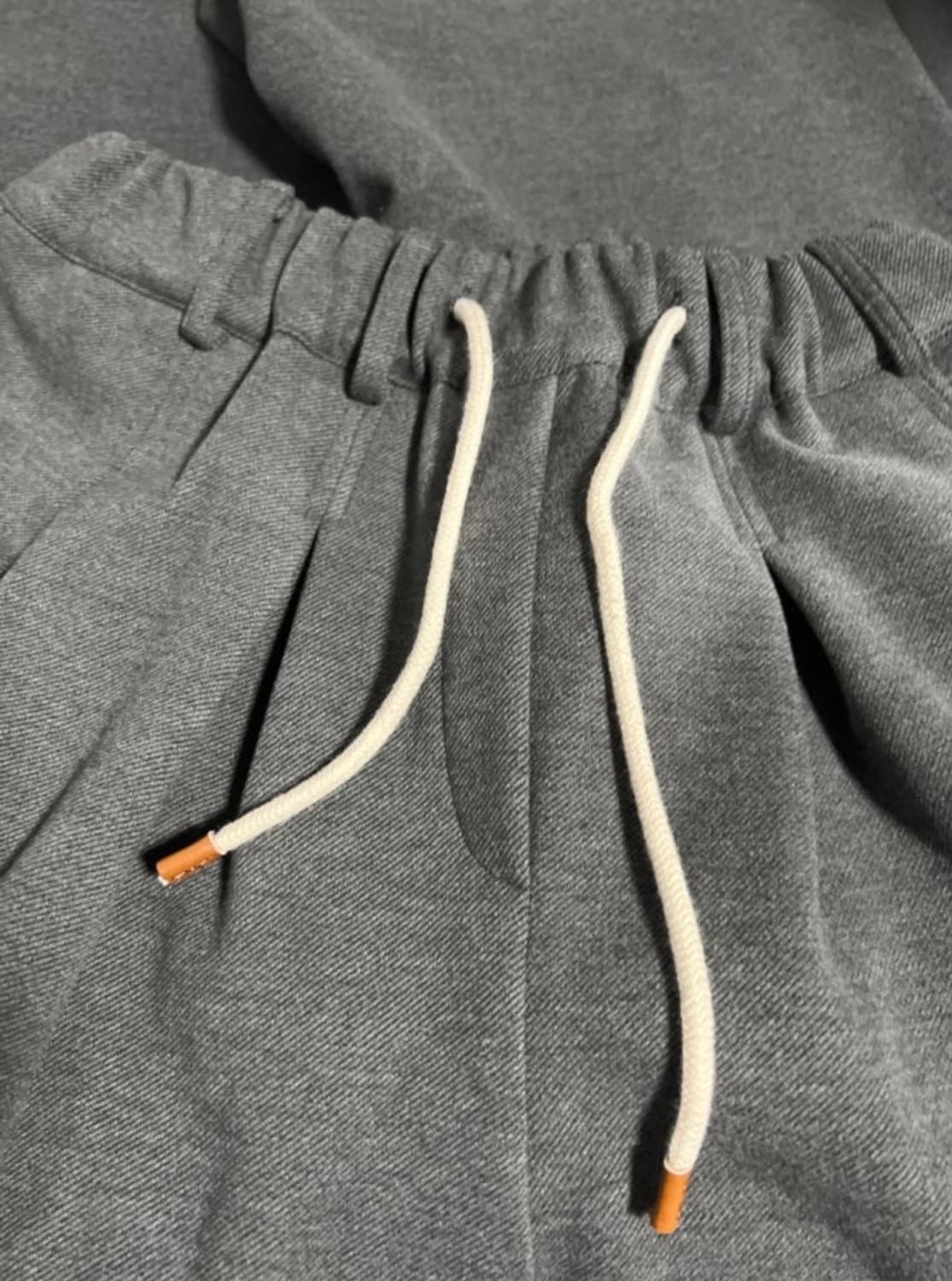 앳더앤드 콤마 와이드 밴딩 슬랙스 아웃핏 상품이미지4