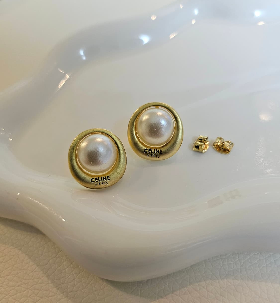 셀린느 앤틱진주단추 귀걸이 상품이미지5