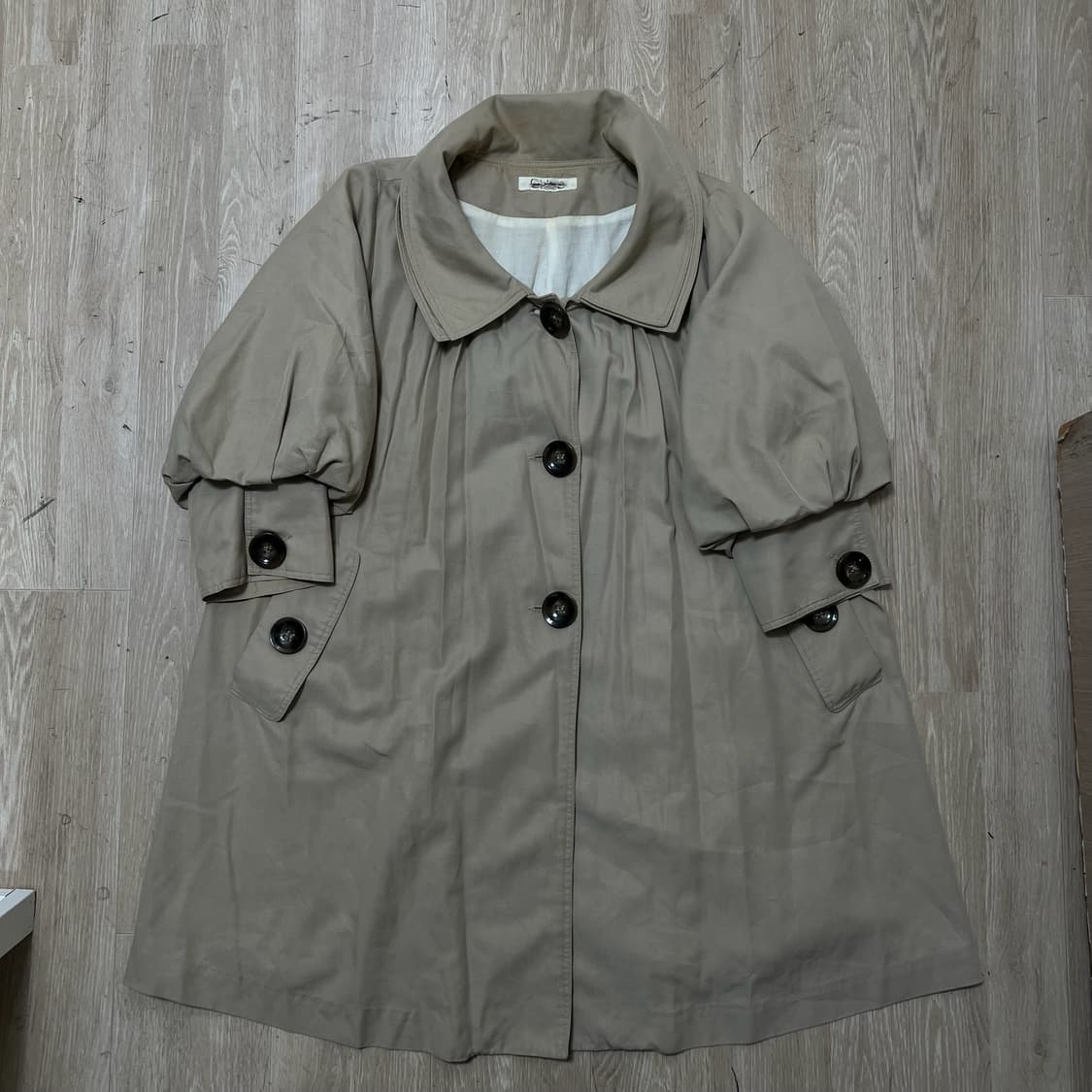 끌로에 여성 클래식 베이지 디테일 코트 55-66  상품이미지1