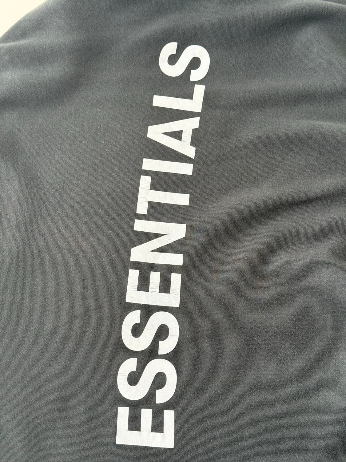 [M] 피오갓 에센셜 리플렉티브 로고 맨투맨 블랙 상품이미지4