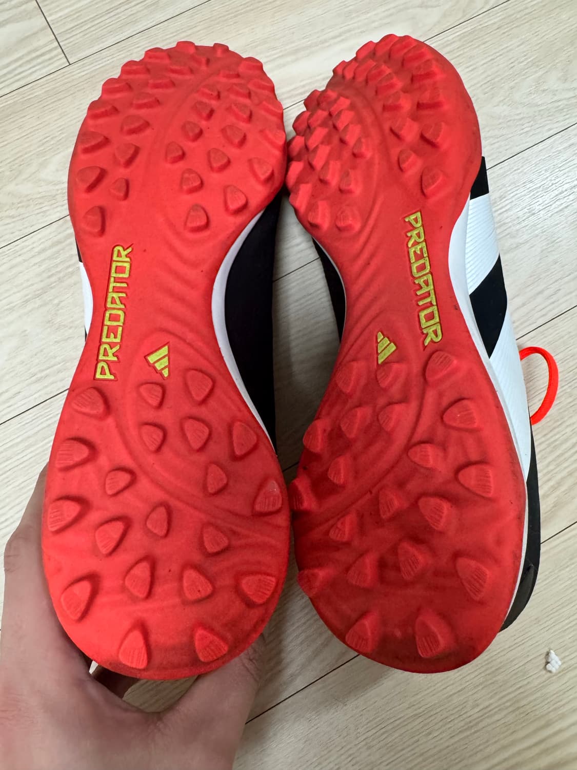 아디다스 프레데터 24 엘리트 tf 300사이즈 팝니다 상품이미지5