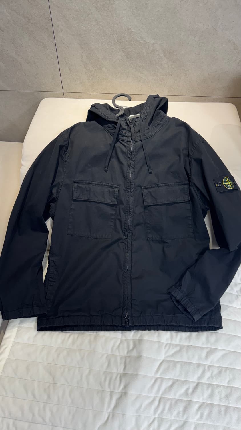 24SS 스톤아일랜드 수피마 코튼 트윌 후드 블랙 상품이미지1