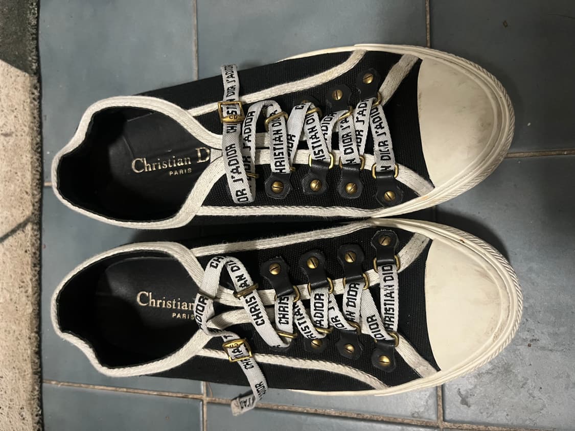 크리스찬 디올 블랙 스니커즈 상품이미지1