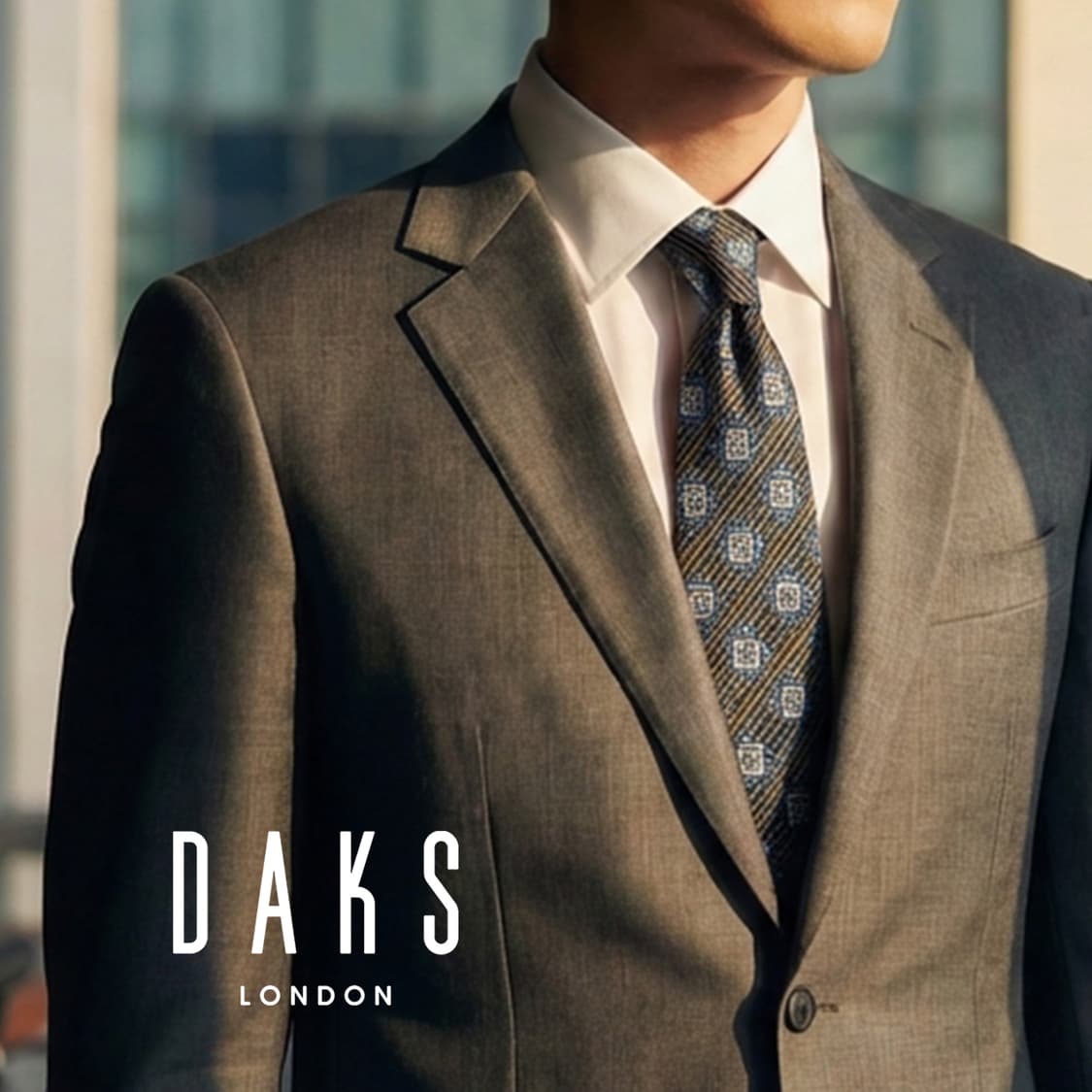 닥스 실크 네이비 패턴 넥타이 10.1cm A+등급 A19736
 상품이미지1