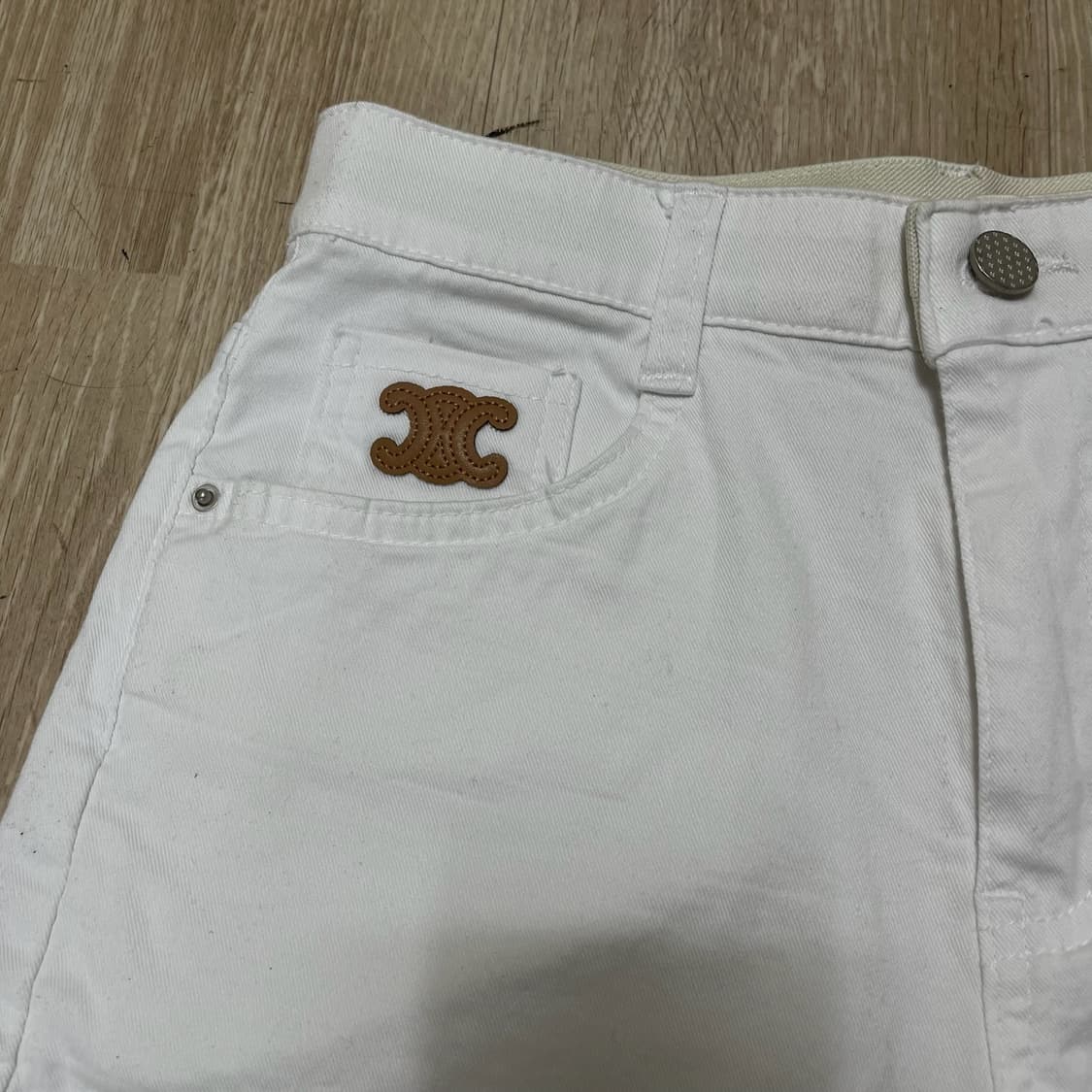 셀린느 클래식 로고 화이트 버뮤다 팬츠 반바지 S/90 상품이미지2