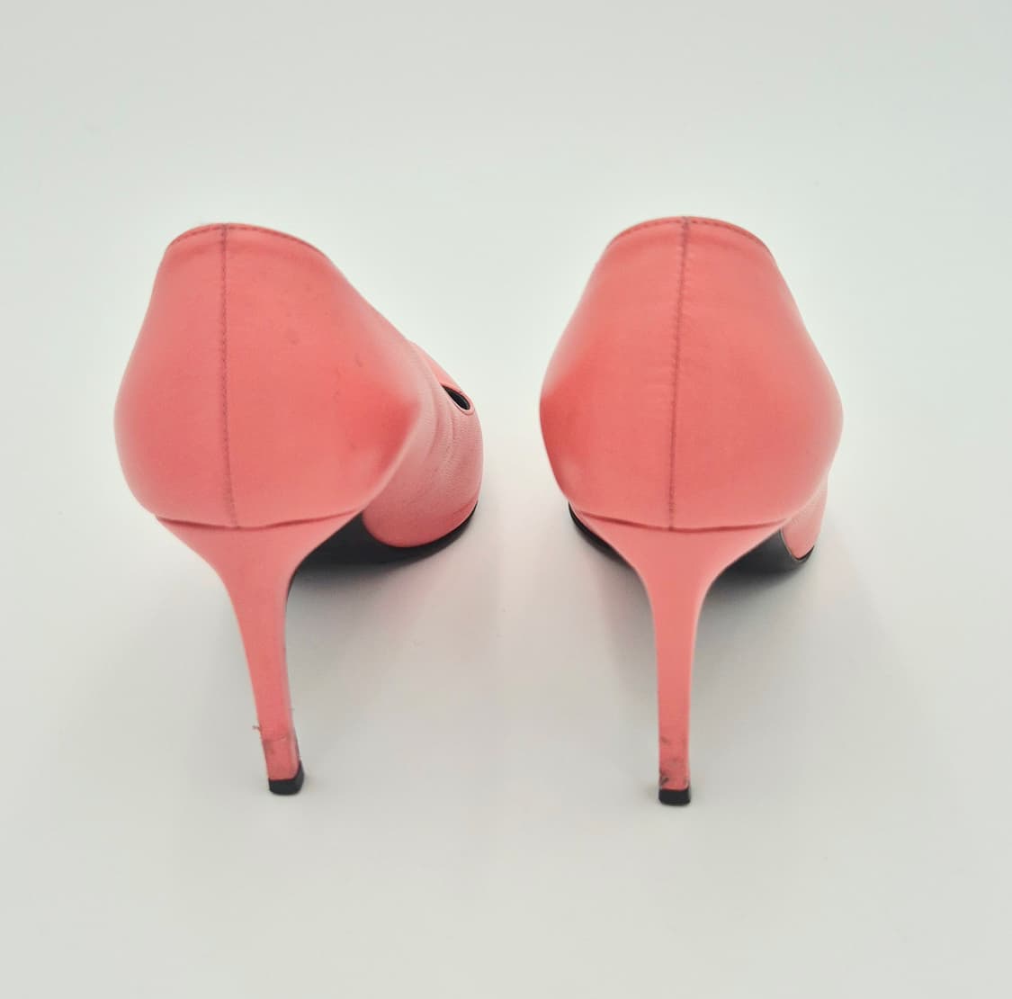 생로랑 핑크 레더 포인트 스틸레토 힐 상품이미지3