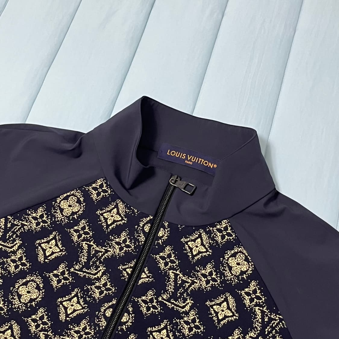 루이비통 모노그램 테크니컬 코튼 트랙 탑 쟈켓 상품이미지3