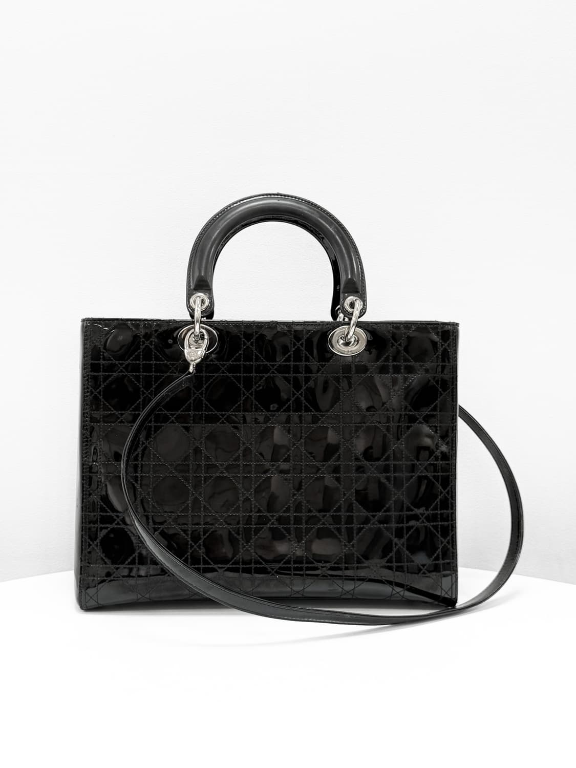 디올 레이디 라지 페이턴트 2WAY백 상품이미지5