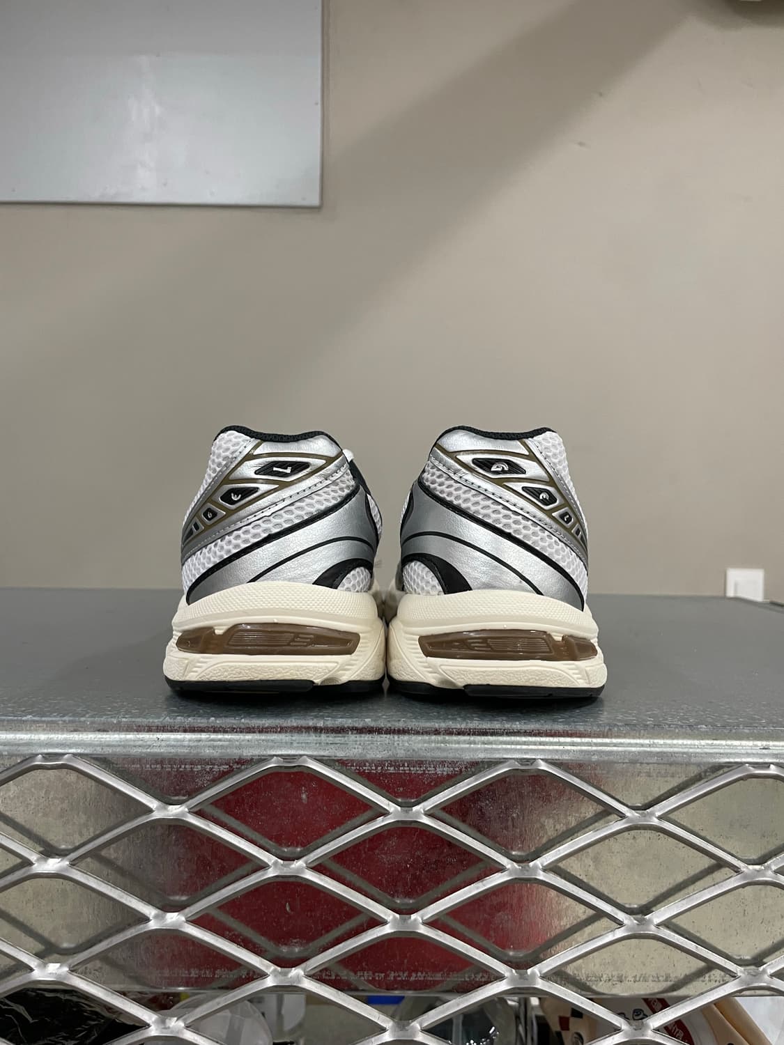 아식스 젤 1130 화이트 클레이 캐년 255 상품이미지3