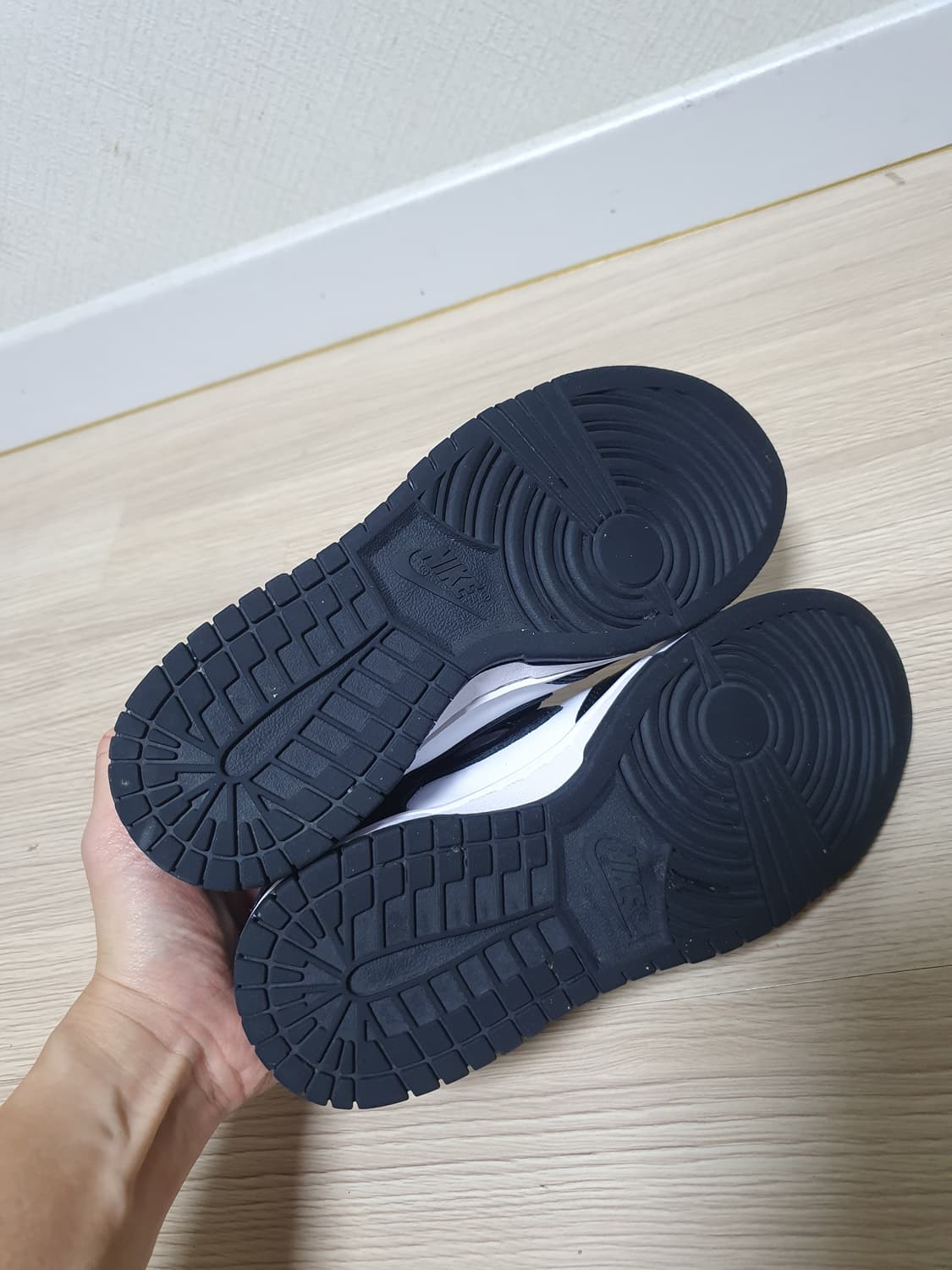 나이키 덩크 로우 범고래 240 상품이미지7